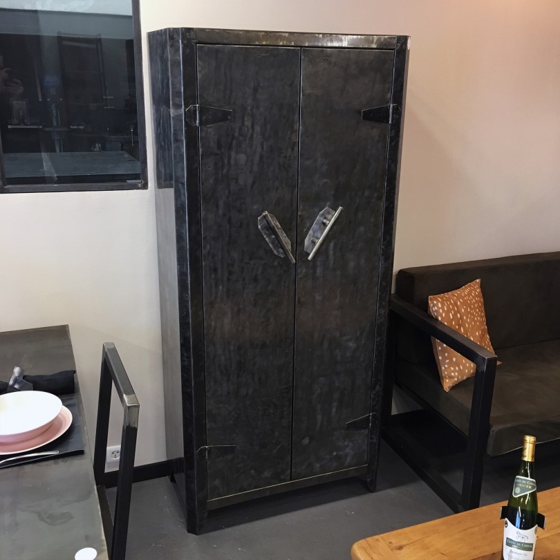 https://www.elisabeth-nicolas.com/754-thickbox_default/armoire-de-cuisine.jpg